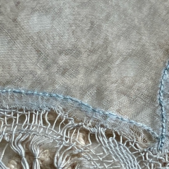 Vintage Set of 3 Piece Set of The Prettiest Doily & 2 Battenburg Runners - Picture 13 of 16